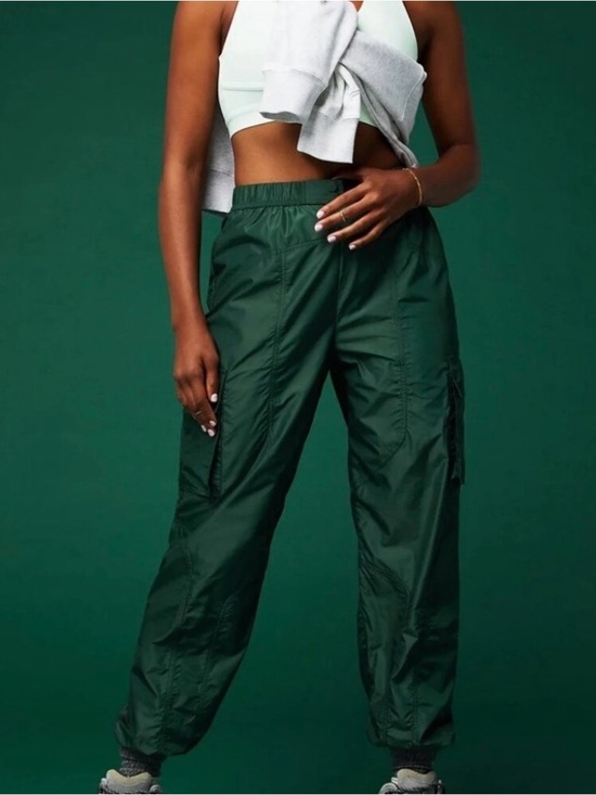 Fabletics Pants - Fabletics Lightweight Cargo Jogger - Parachute Pant Everpine Green Small